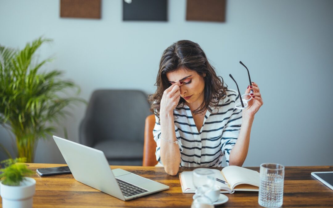 Digital Eye Strain: How the Right Eyeglasses Can Save Your Day